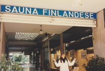 Lapilan Tarja ja Maikki Bergamossa, Italiassa, Cinevideoscuola festivaalilla vuonna 1995.
