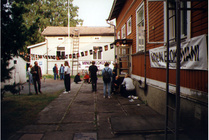 Vuonna 1996 festivaalialueena toimi Porin Videopajan ja Talo 45:n pihamaa ja rakennukset.