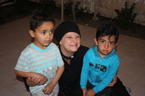 Jordan 2010 - Maikki ja elokuvien ensi-illasta onnellisia osallistujia.