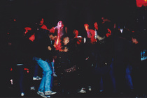 Mä pogoon ja pogoon ja pogoon.